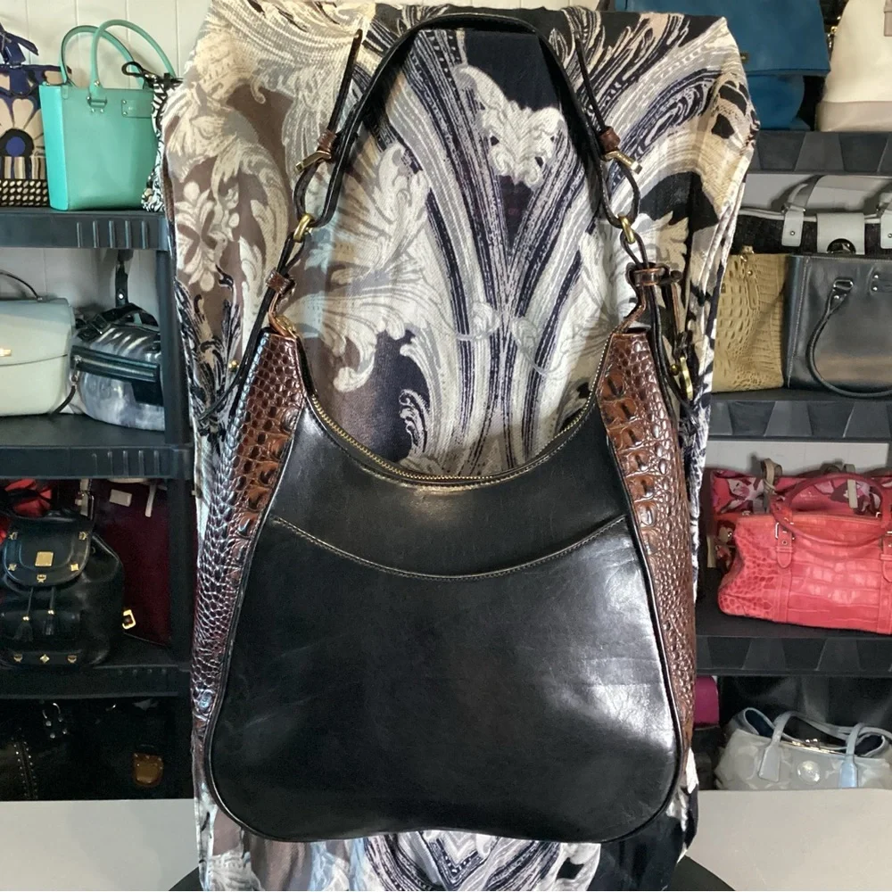 Brahmin Renee black Tuscan leather shoulder bag with croc embossed trim. - Picture 2 of 11